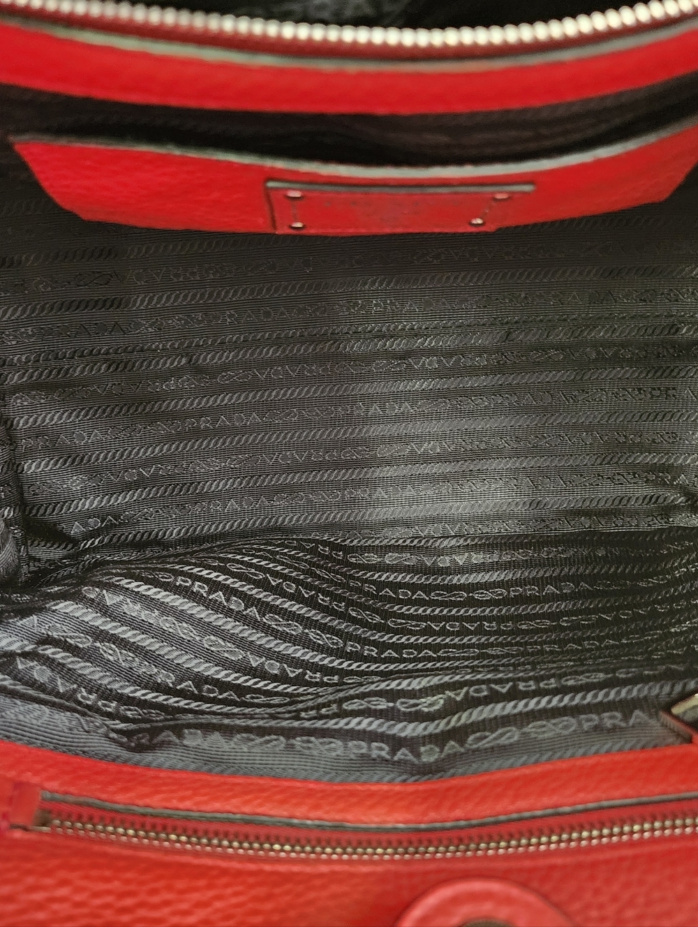 Authentic Prada Vitello Daino pebbled leather 2-way Bag With Digital COA - Picture 11 of 13